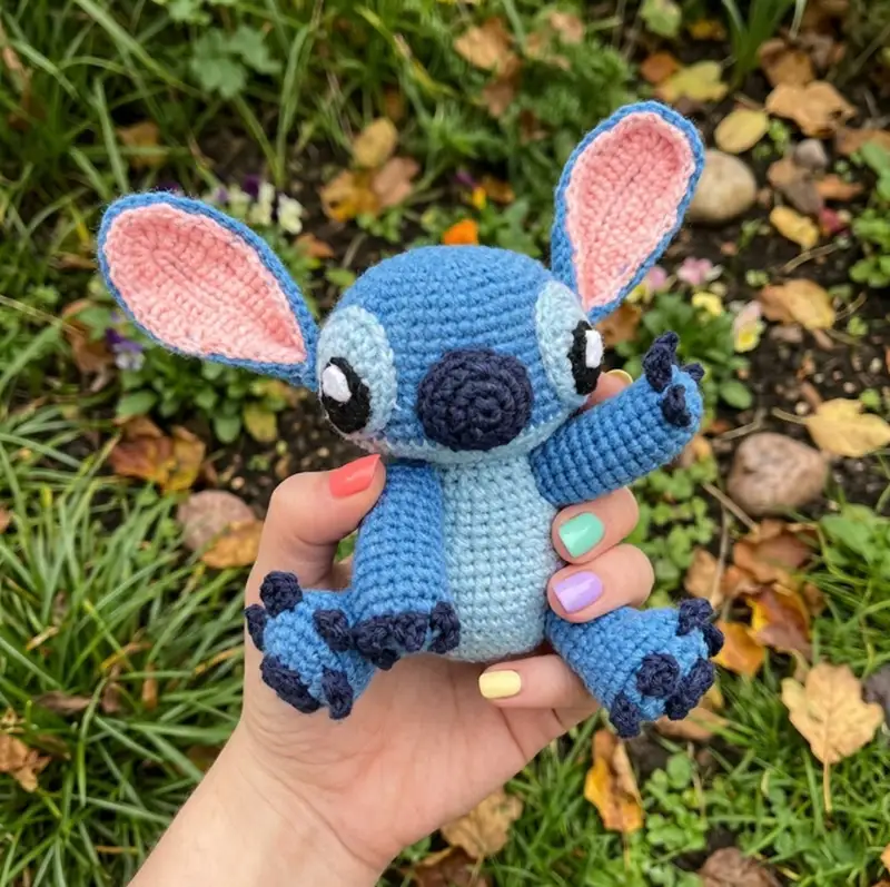 Complimentary Intermediate crochet pattern: Amigurumi Stitch Amigurumi Pattern - Simple to follow guide