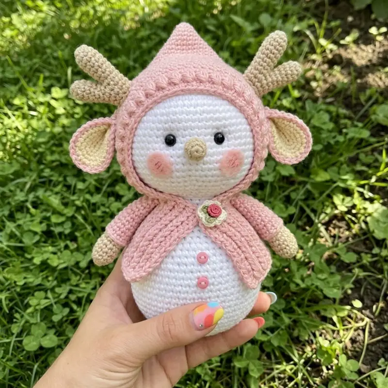 Complimentary Intermediate crochet pattern: Nieves Amigurumi Pattern - Simple to follow guide