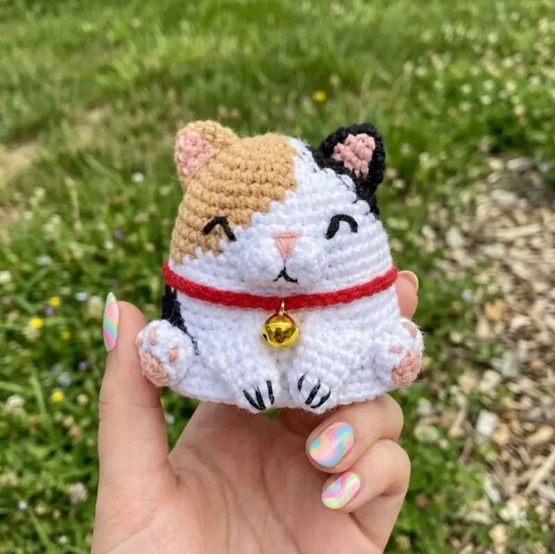 Complimentary Intermediate crochet pattern: Calico Cat Amigurumi Pattern - Simple to follow guide