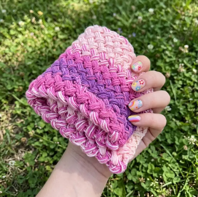 Complimentary Beginner Friendly crochet pattern: Zig-Zag Blanket Pattern - Simple to follow guide