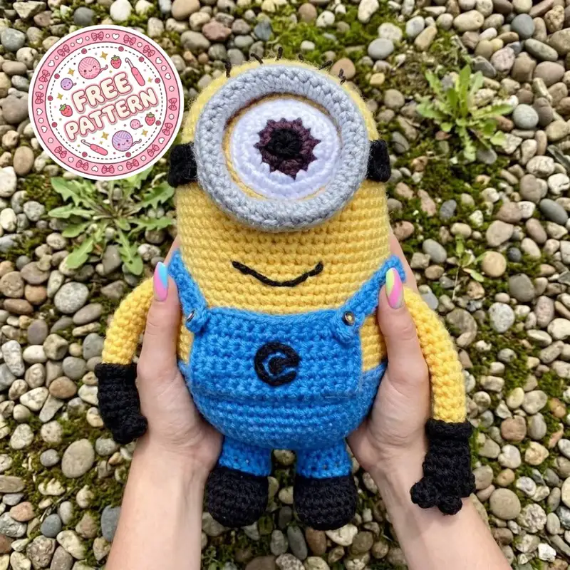 Complimentary Intermediate crochet pattern: Yellow Banana Amigurumi Pattern - Simple to follow guide