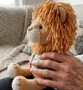 Alan the Lion Amigurumi Pattern step 3 - details and accessories