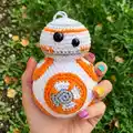 BB-8 Amigurumi Pattern step 4 - final assembly and finishing
