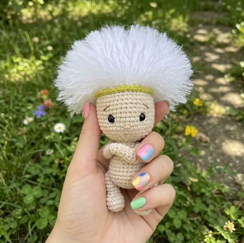 Complimentary Intermediate crochet pattern: Baby Dandelion Amigurumi Pattern - Simple to follow guide