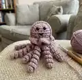 Ragdoll Pocket Jellyfish Amigurumi Pattern step 3 - details and accessories