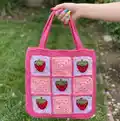 Strawberry Tote Bag and Drawstring Pouch Crochet Pattern step 1 - construction progress