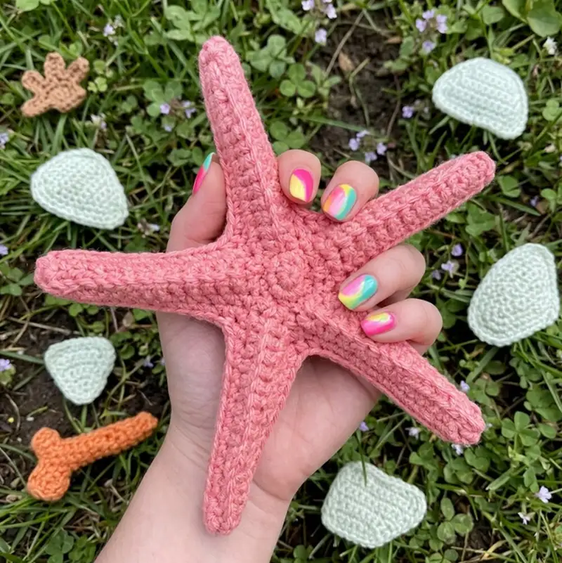 Complimentary Beginner Friendly crochet pattern: Starfish Amigurumi Pattern - Simple to follow guide
