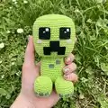 Creeper Amigurumi Pattern step 4 - final assembly and finishing