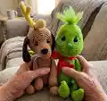 Baby Grinch Amigurumi Pattern step 4 - final assembly and finishing