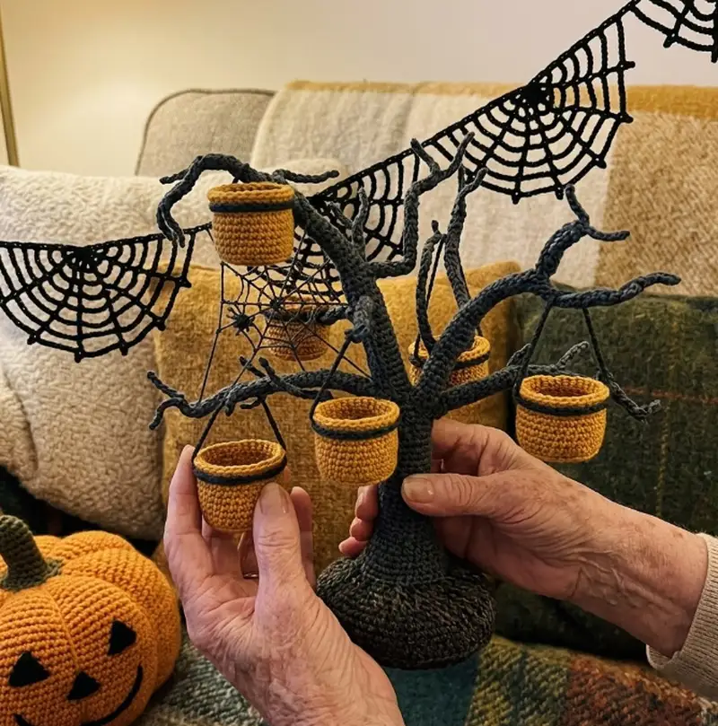 Complimentary Intermediate crochet pattern: Halloween Bunting Pattern - Simple to follow guide
