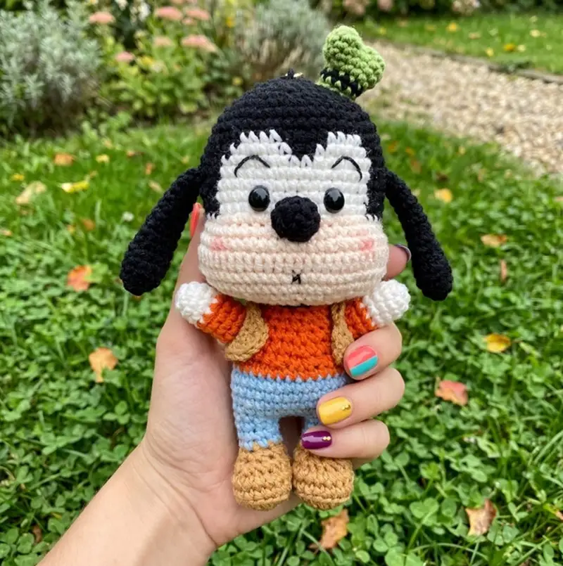 Complimentary Intermediate crochet pattern: Standing and Sitting Goofy Amigurumi Pattern - Simple to follow guide