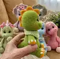 Triceratops Noah and Poli Amigurumi Pattern step 2 - assembly progress