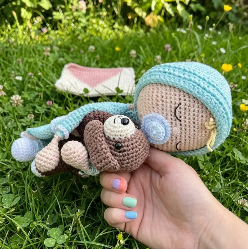 Complimentary Intermediate crochet pattern: Baby Security Blanket with Puppy Amigurumi Pattern - Simple to follow guide