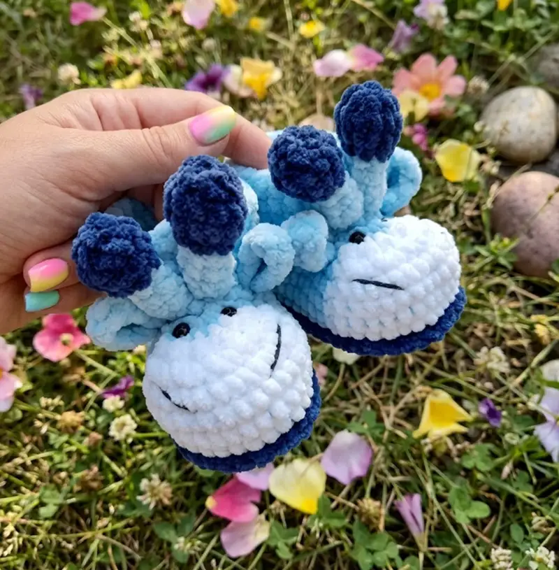 Complimentary Intermediate crochet pattern: Plush booties Pattern - Simple to follow guide