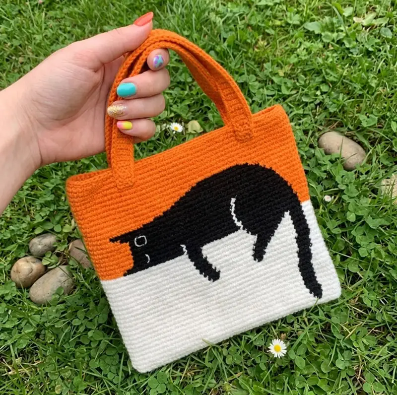 Complimentary Intermediate crochet pattern: Black Cat Bag Crochet Pattern - Simple to follow guide