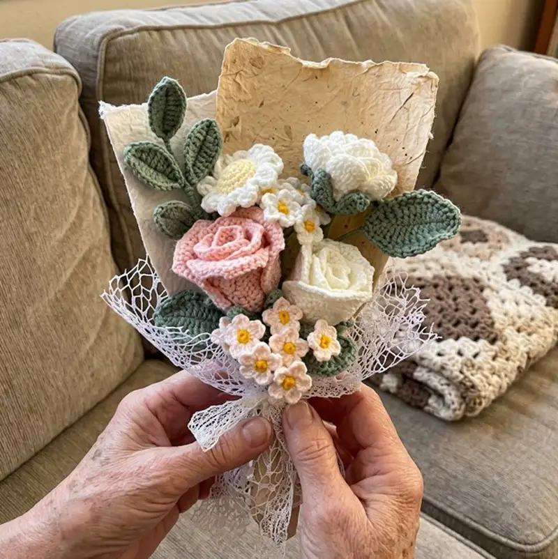 Complimentary Beginner Friendly crochet pattern: Flower bouquet C Crochet Pattern - Simple to follow guide