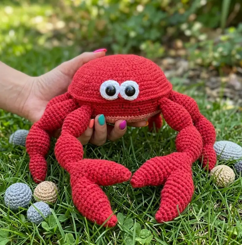 Complimentary Beginner Friendly crochet pattern: Crab Memory Game Amigurumi Pattern - Simple to follow guide