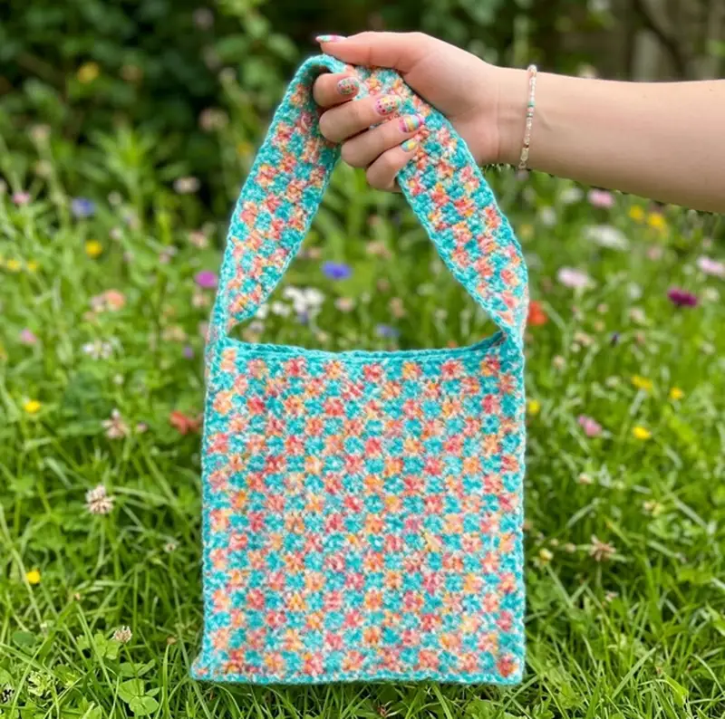 Complimentary Beginner Friendly crochet pattern: Checker It Out Crochet Bag Pattern - Simple to follow guide