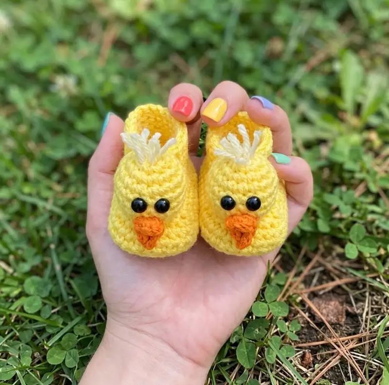 Complimentary Intermediate crochet pattern: Barnyard Buddies Bootimals Amigurumi Pattern - Simple to follow guide