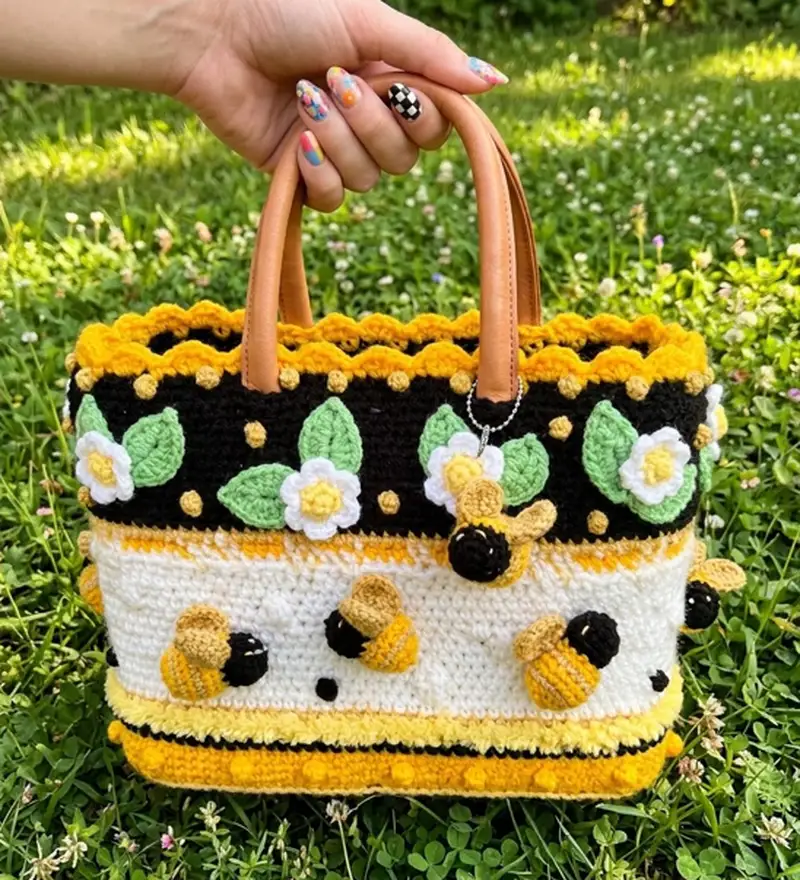 Complimentary Intermediate crochet pattern: Bee-utiful Pimp Your Bag Pattern - Simple to follow guide