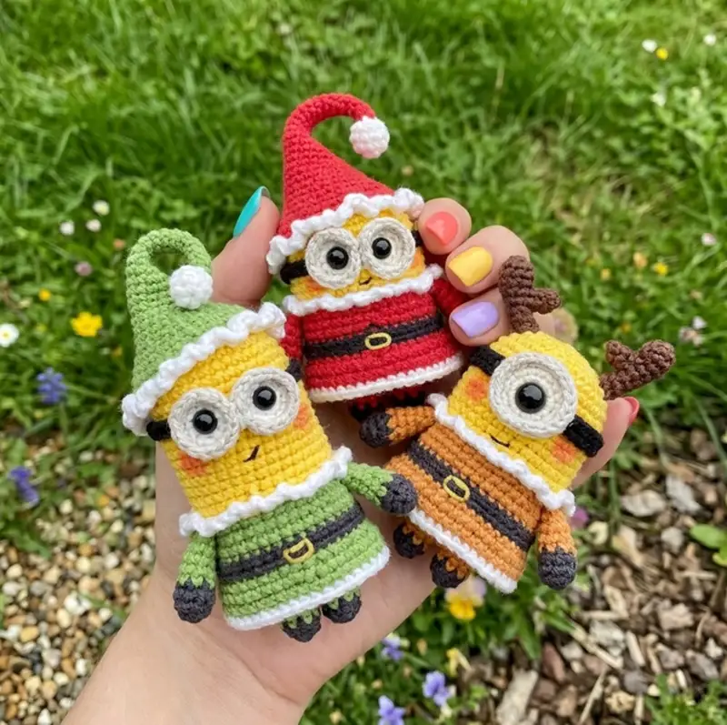 Complimentary Intermediate crochet pattern: Christmas Minion Amigurumi Pattern - Simple to follow guide