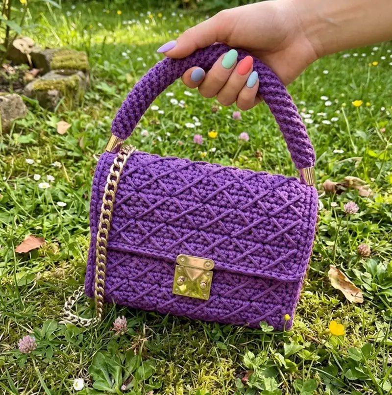 Complimentary Intermediate crochet pattern: Canvas handbag Pattern - Simple to follow guide