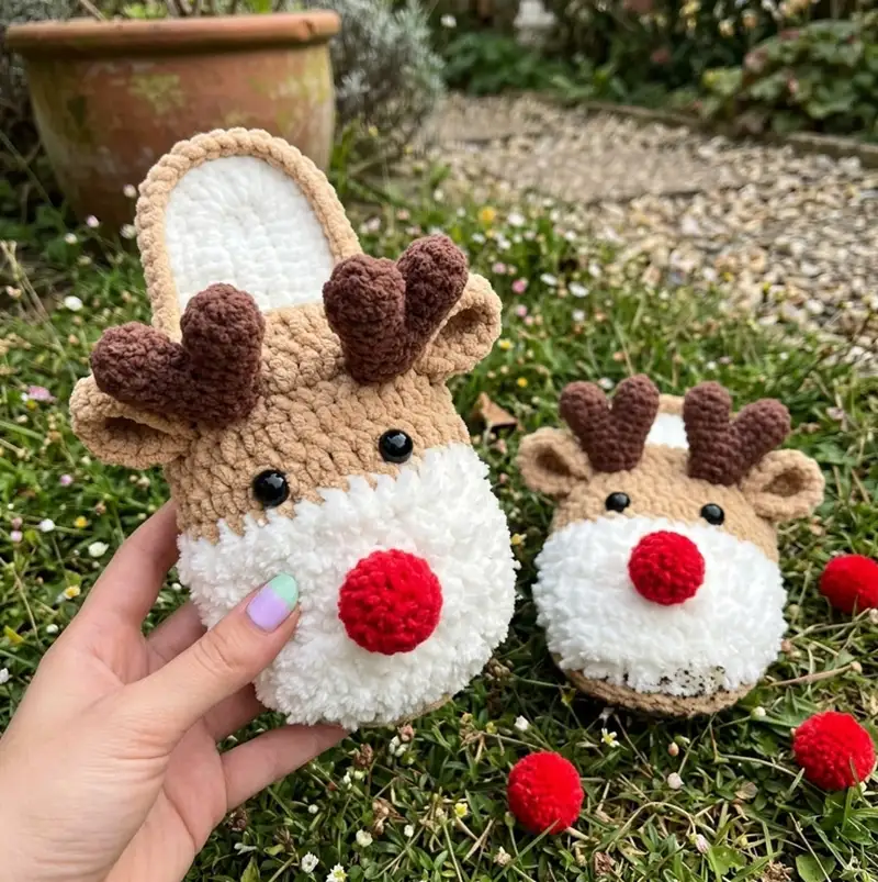 Complimentary Intermediate crochet pattern: Christmas Reindeer Slippers Pattern - Simple to follow guide