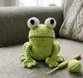 Crochet Frog Amigurumi Pattern step 3 - details and accessories