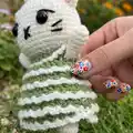 Christmas Tree Cat Amigurumi Pattern step 3 - details and accessories