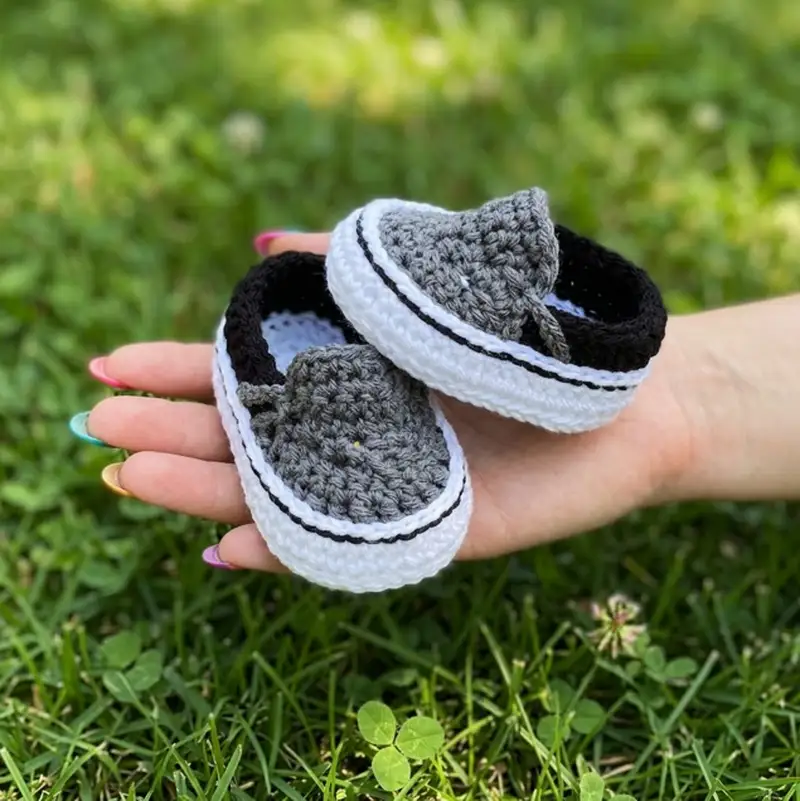 Complimentary Intermediate crochet pattern: Modern sneakers Pattern - Simple to follow guide