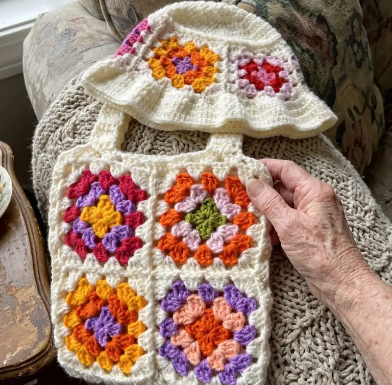 Complimentary Beginner Friendly crochet pattern: Granny square tote bag Pattern - Simple to follow guide
